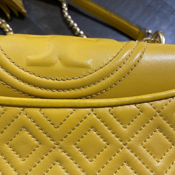 Tory Burch Daylily Convertible Fleming Quilt Crossbody Bag Purse in Golden Crest - Picture 12 of 12